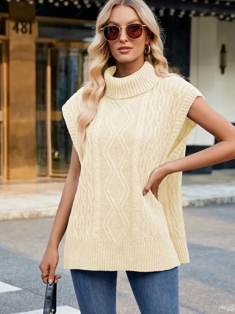 Pull Sans Manches Col Roulé en Maille Torsadée