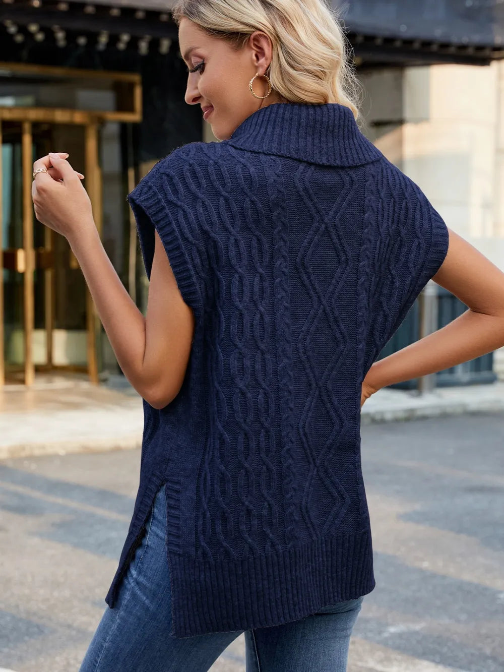 Pull Sans Manches Col Roulé en Maille Torsadée