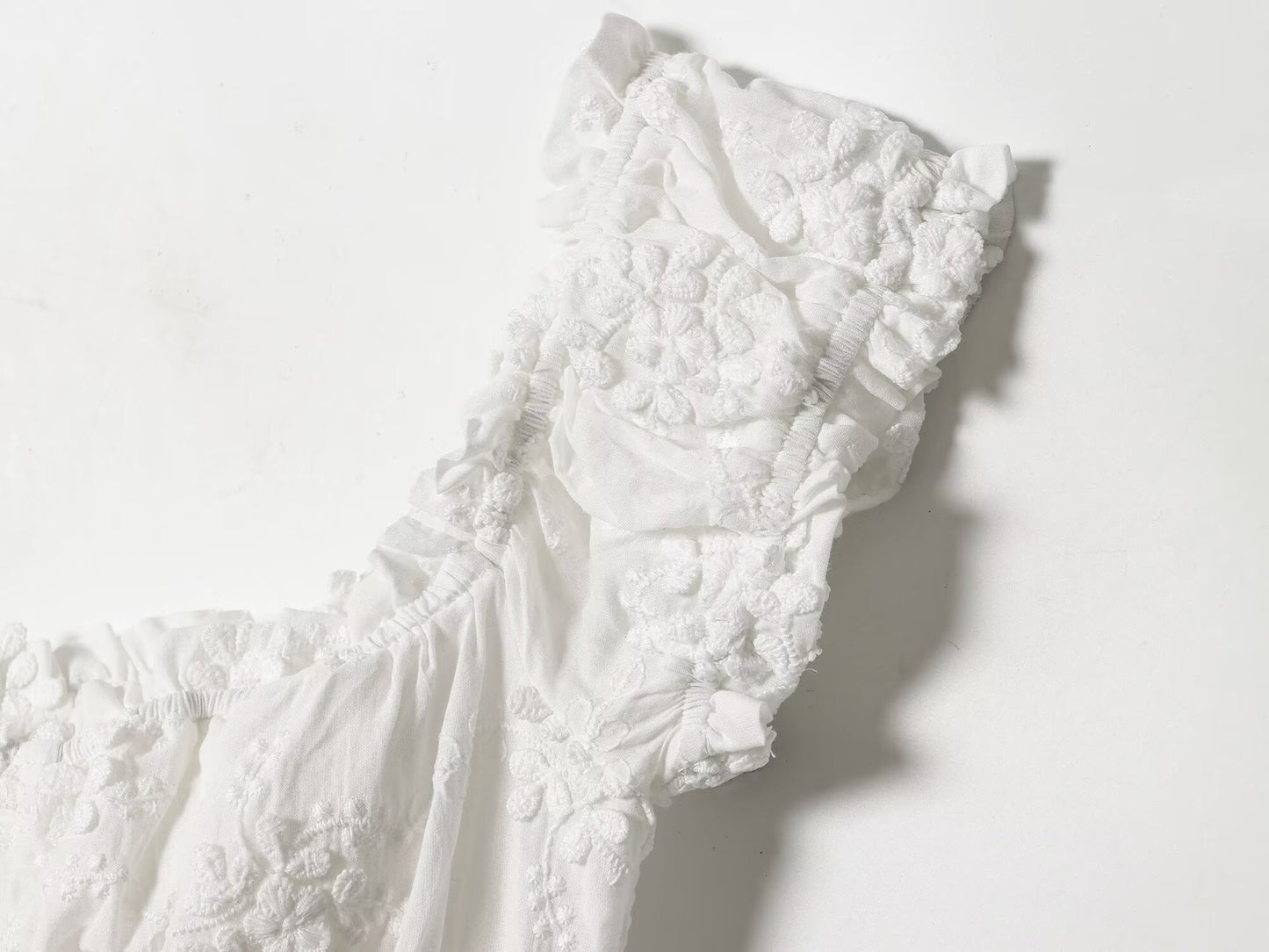 Top Court Milkmaid Blanc Brodé à Épaules Dénudées™
